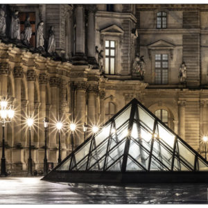 Le Louvre de nuit – Titage plexi 80x40cm